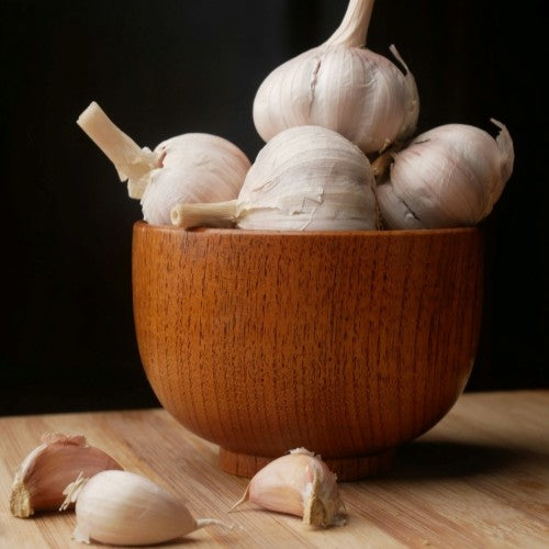 garlic in a bowl