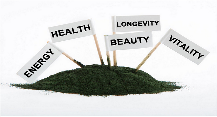 pile of greens powder with flags of benefits
