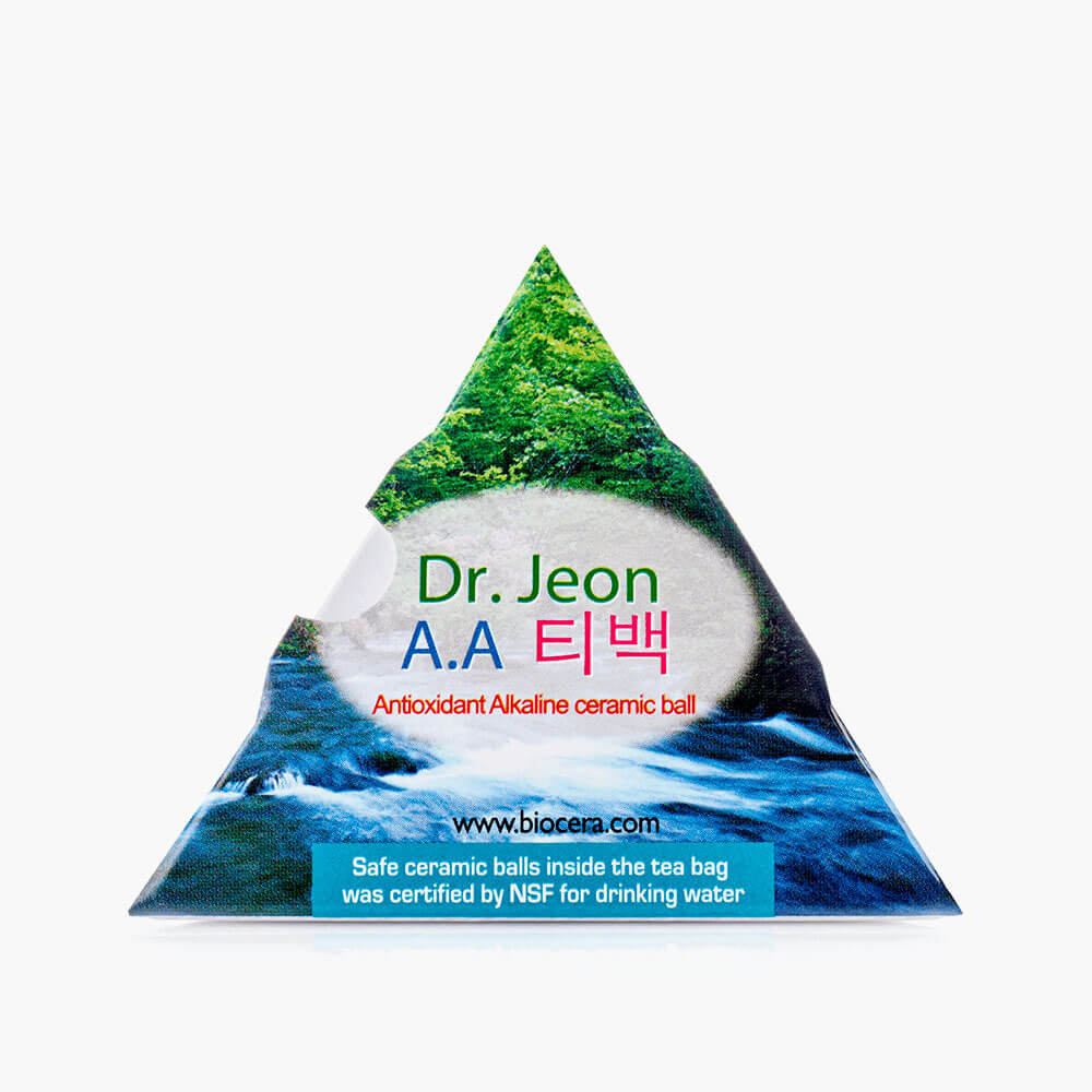 pyramid box containing one Biocera teabag